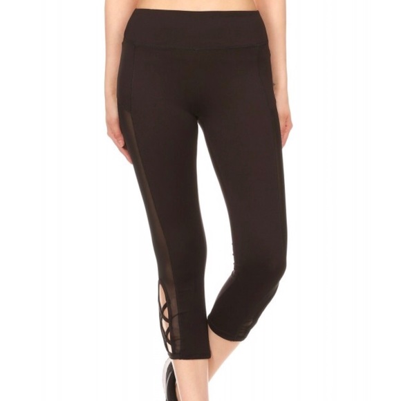 Final Price Drop… MESH PANEL & CRISS CROSS BLACK CROPPED LEGGINGS - Picture 4 of 4